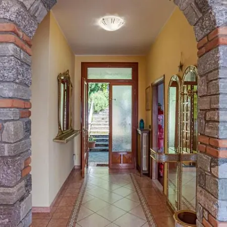 Varenna Wonders, Con Barbecue E Piscina Comoda Per 13 Ospiti Perledo