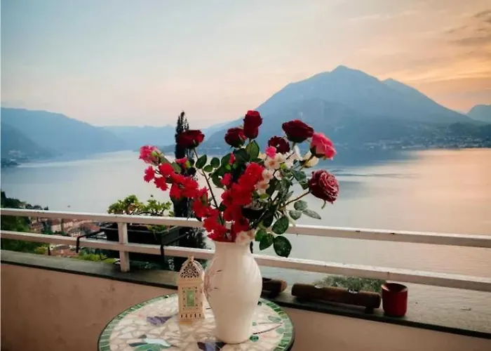 Varenna Wonders, With Pool For 14 Guests וילה