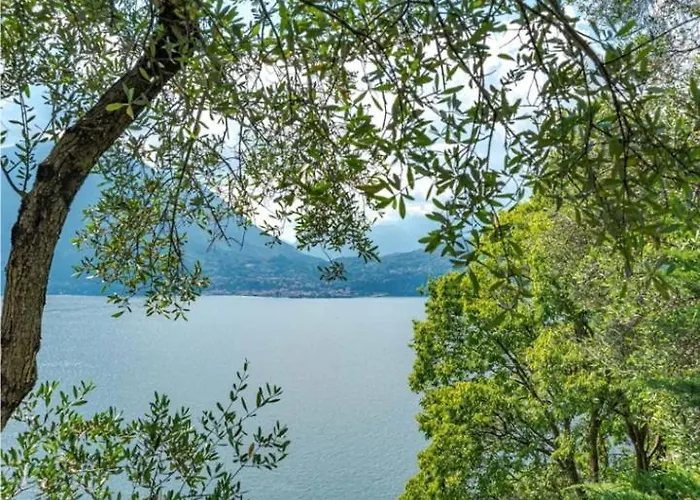 Varenna Wonders, With Pool For 14 Guests וילה