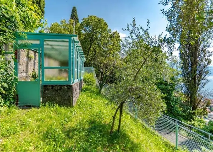 Varenna Wonders, With Pool For 14 Guests וילה