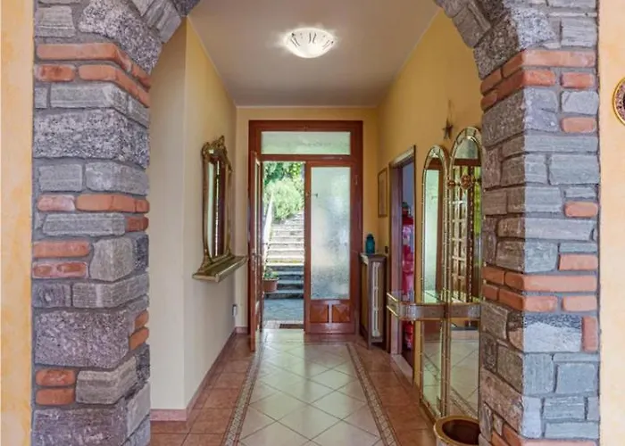 Varenna Wonders, Con Barbecue E Piscina Comoda Per 13 Ospiti Perledo